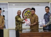 Bupati dan Ketua DPRD Tanbu Serahkan LHP ke BPK RI Perwakilan Kalsel