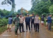 Dua Titik Longsoran Jalan Batulicin Loksado, Satu Diantaranya Sudah Terbuka, Tim Masih Buka Jalan