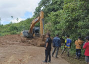 Hernadi Sebut Bila Tak Ada Hujan Pembersihan Longsoran Jalan Mantewe, Hari Ini Selesai