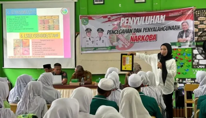 Satresnarkoba Polres Tanbu Berikan Penyuluhan Pencegahan Penyalahgunaan Narkoba Untuk Pelajar