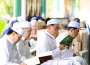 Bagikan Al-Qur’an Kepada Seluruh Pegawai, Zairullah: Tuntunan Spiritual Untuk Tanah Bumbu Yang Maju Dan Berkah