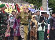 Bupati Andi Rudi Latif Sapa Langsung Peserta Upacara Hari Jadi ke-22 Tanah Bumbu