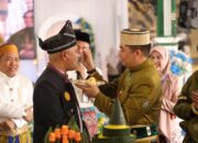 Bupati Bang Arul Suapi Wakil Bupati Nasi Tumpeng, Simbol Harmoni Kepemimpinan di HUT ke-22 Tanbu