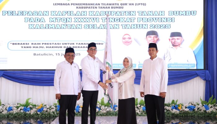 Bupati Andi Rudi Latif Lepas Kafilah MTQ: Jaga Kesehatan, Komunikasi, dan Niatkan Ibadah untuk Sukses Dunia Akhirat