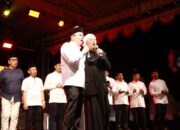 Ribuan Warga Bersatu dalam Shalawat, Bupati Tanbu Pimpin Aksi Tanah Bumbu Bershalawat untuk Keberkahan Bangsa