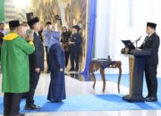 Bupati Andi Rudi Latif Lantik Yulian Herawati sebagai Sekda Tanah Bumbu