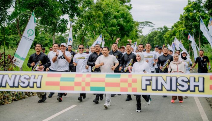 Dahsyat! Jalan Santai Diikuti 30 Ribu Peserta,Hadiah dari 100 bertambah menjadi 200 Paket Umroh